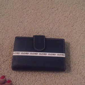 Never used before, perfect genuine leather wallet